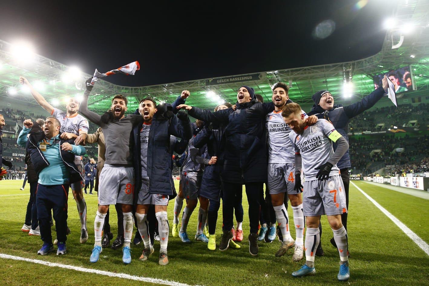 Başakşehir UEFA Liginde Gruptan Çıkmayı Başardı