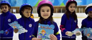 HAYDİ ÇOCUKLAR BUZ PİSTİNE!..