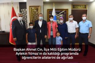 Başkan Ahmet Cin başarılı öğrencileri ağırladı