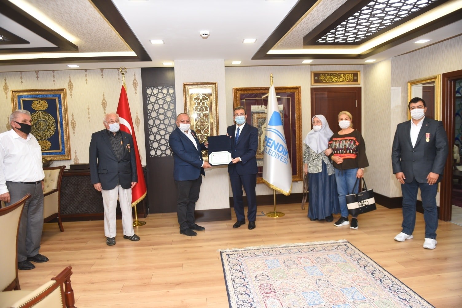 Gazi ve şehit yakınlarından “EBA İçin Tablet Dayanışması”na destek