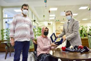 Engel tanımayan çifte düğün hediyesi