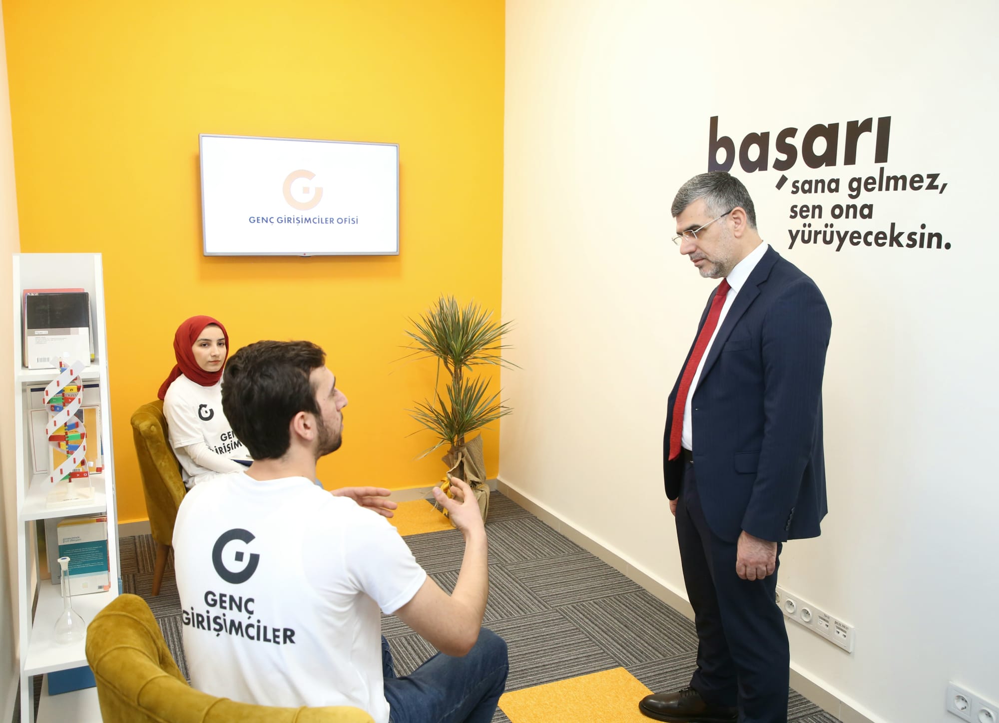 Sultanbeyli’de Başkan Keskin’den Gençlere Büyük Destek