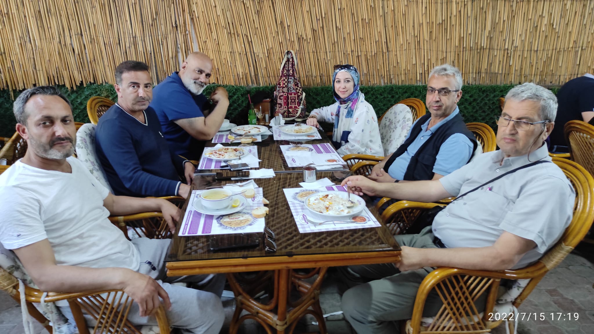 Gazetecilerden kır kahvaltısı, mantı ve nokula tam not