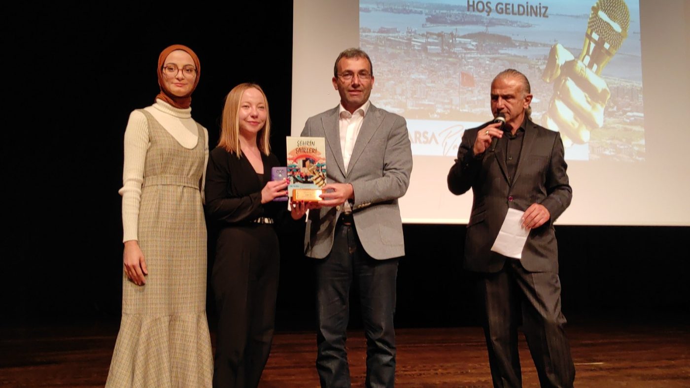 ŞAİRLER ŞİİRLE BULUŞTURDU