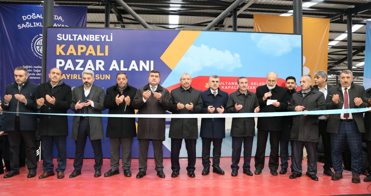 Sultanbeyli’de hizmet atağı: Yeni kapalı pazar alanı da açıldı