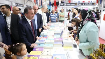 Sultanbeyli Kitap Fuarı başlıyor: Sürprizler sizi bekliyor