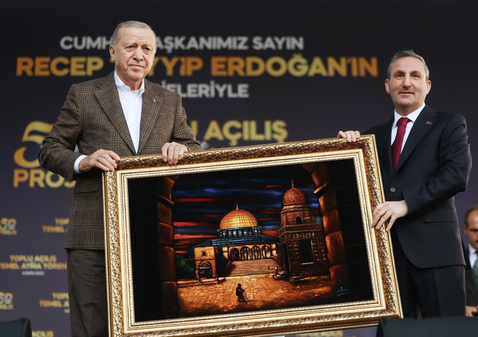 CUMHURBAŞKANI ERDOĞAN, SULTANBEYLİ’DE 1,5 YILDA HAYATA GEÇİRİLEN 50 PROJENİN AÇILIŞ VE TEMEL ATMA TÖRENİNİ GERÇEKLEŞTİRDİ