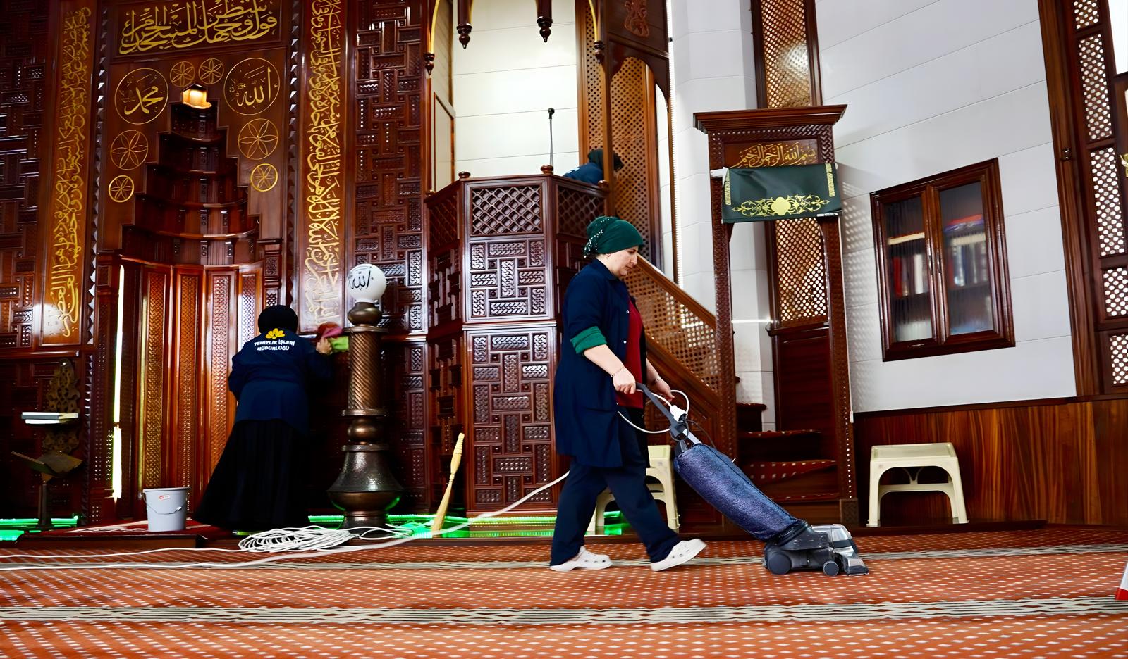 SULTANBEYLİ’DE CAMİLER REGAİP KANDİLİ’NE HAZIR