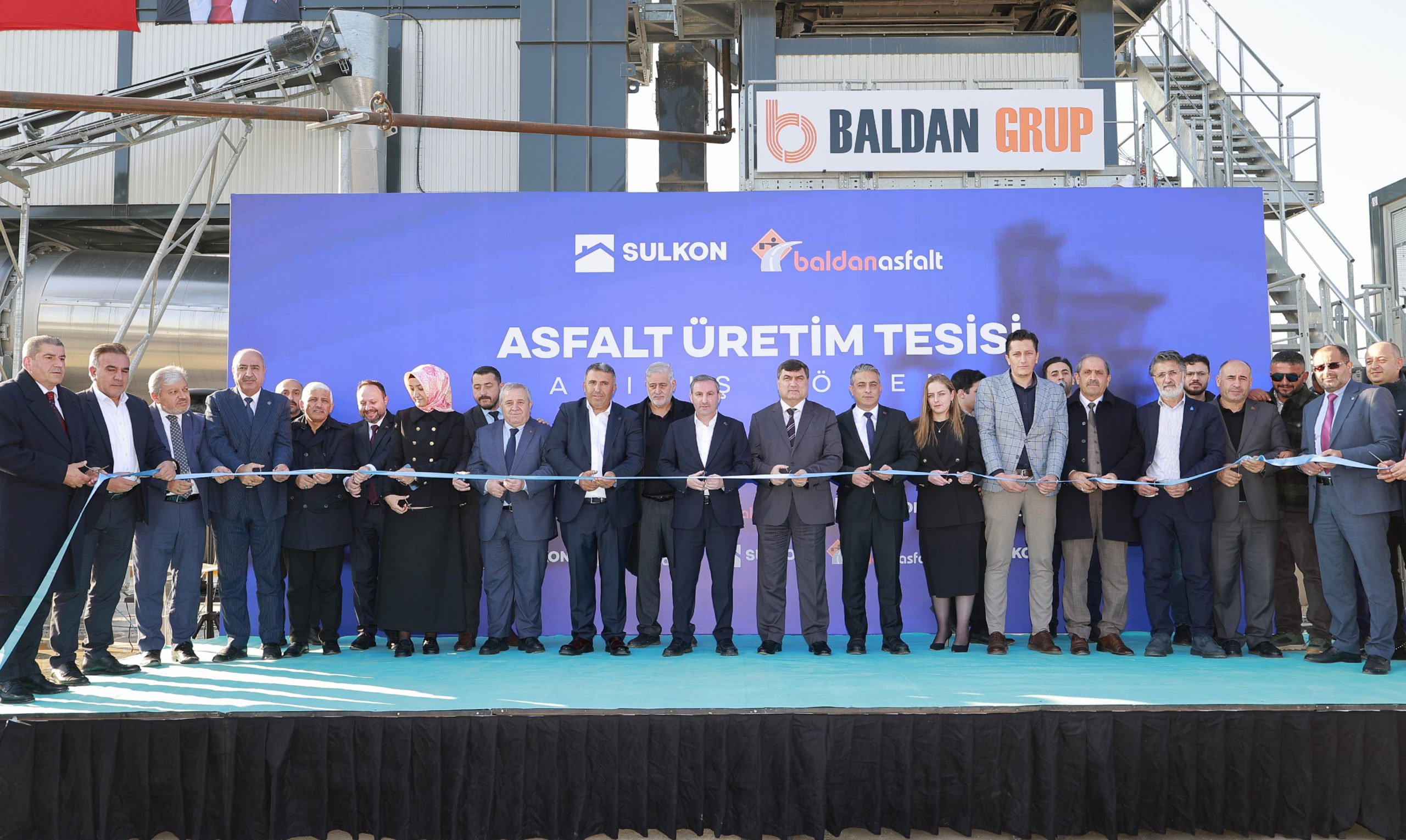 SULTANBEYLİ’DE ASFALT ÜRETİM TESİSİ AÇILDI